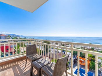 SEY BEACH HOTEL & SPA 4*