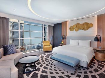 DOUBLETREE BY HILTON DUBAI BUSINESS BAY