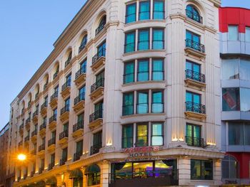 ZAGREB HOTEL 4*