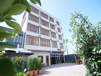 HOTEL 725