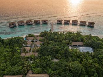 NOKU MALDIVES RESORT & SPA 4*