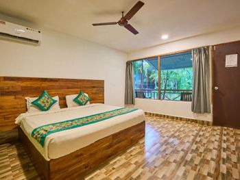LANDS END BEACH RESORT