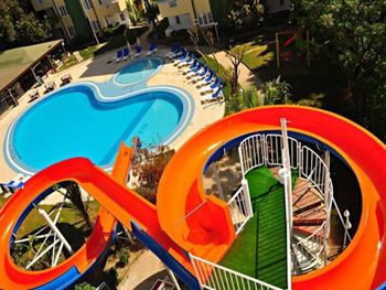 MELISSA GARDEN APART 3 *