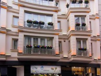 APRILIS HOTEL 4*