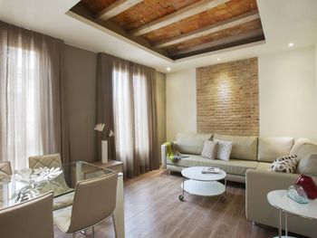 BARCELONA APARTAMENT MILA 3*