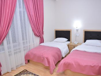 PLANETA INN HOTEL BAKU 3*