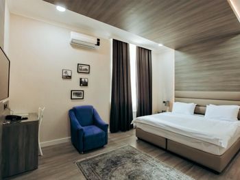 EMPIRE HOTEL 3*