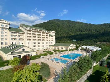 QAFQAZ RIVERSIDE RESORT HOTEL 5*