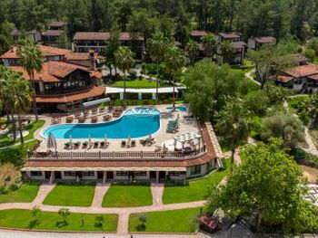 BERKE RANCH HOTEL 3*