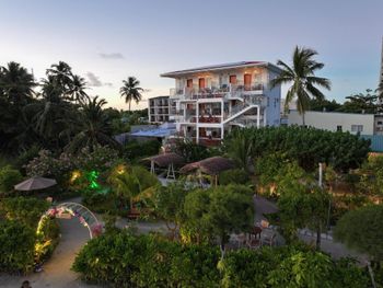 REEF EDGE THULUSDHOO 4*