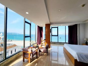 HAPPY LIGHT HOTEL 3*