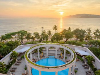 SUNRISE NHA TRANG BEACH HOTEL & SPA 5*