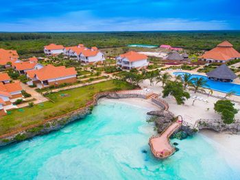 AZAO RESORT & SPA 4*