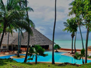 CORAL REEF BEACH RESORT 3*