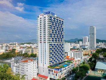 TUI BLUE NHA TRANG (EX. ARIYANA SMARTCONDOTEL NHA TRANG) 4*