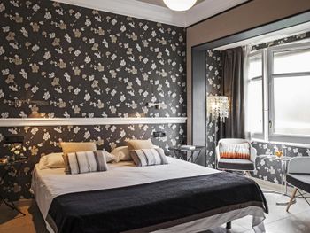 AINB EIXAMPLE MUNTANER B&B
