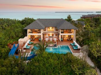 HIDEAWAY BEACH RESORT & SPA 5*