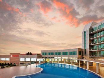 RAMADA HOTEL BAKU 5*