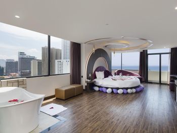 V HOTEL NHA TRANG 4*
