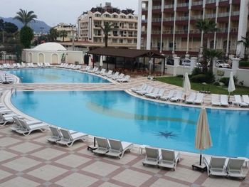 PINETA PARK DELUXE 4*