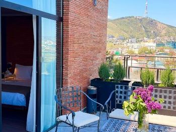 BRICKS HOTEL TBILISI 4*