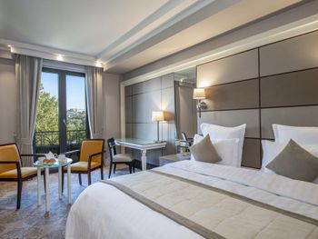 AMBASSADORI HOTEL TBILISI 4*