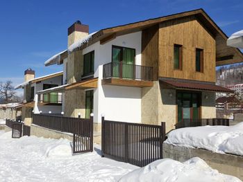 CRYSTAL TOWN HOUSE 3*