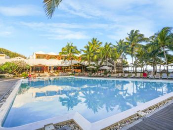 LE PENINSULA BAY 3*