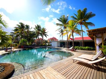 VILLAS CAROLINE BEACH HOTEL