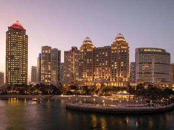 FOUR SEASONS HOTEL DOHA 5*