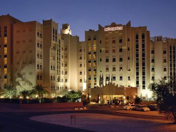 MOVENPICK HOTEL DOHA 4*