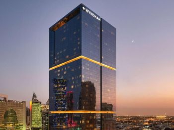 WYNDHAM DOHA WEST BAY 5*