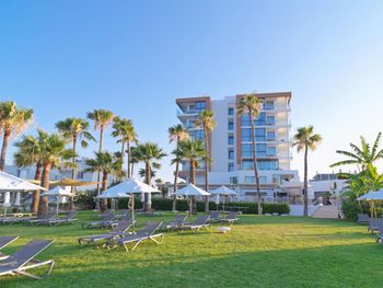 LEONARDO CRYSTAL COVE HOTEL & SPA BY THE SEA 4*