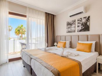 TROPIC ON THE BEACH HOTEL 4*