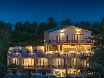 WHITE SAND DHIGURAH 3*