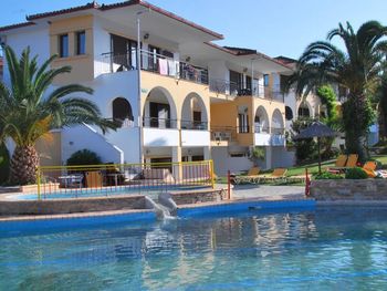 CHROUSSO VILLAGE 4*