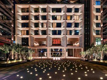 25HOURS DUBAI ONE CENTRAL 4*