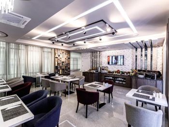 PARRALEL HOTEL