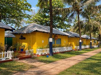 HIBIS HOTELS & RESORTS MORJIM GOA 2*