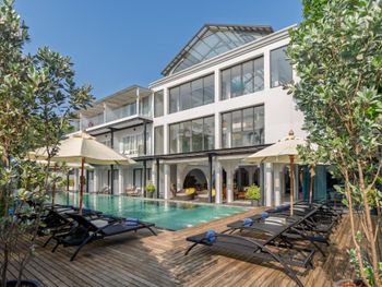 ANONA BEACHFRONT PHUKET RESORT 4*