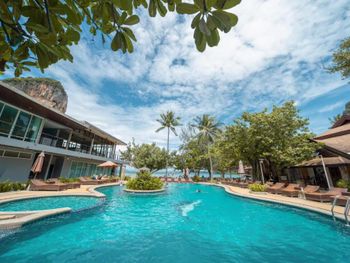 SAND SEA RESORT & SPA 3*