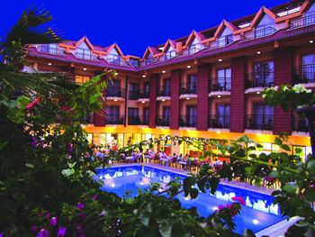ASTORIA HOTEL & SPA 4*