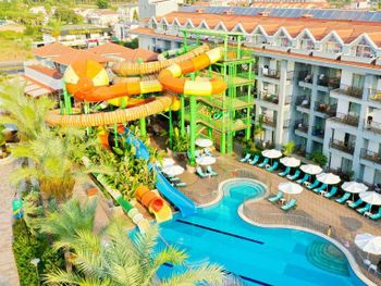 CRYSTAL AURA BEACH RESORT & SPA 5*