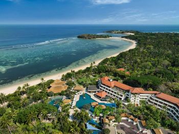 NUSA DUA BEACH HOTEL & SPA 5*