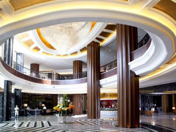 MAJESTIC HOTEL 5*