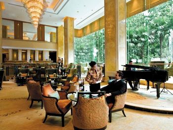 SHANGRI-LA KL 5*