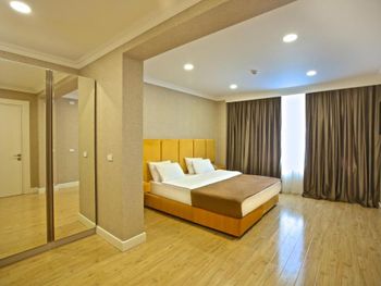 RUSEL PARK HOTEL 4*