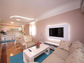 APARTMENTS ALEKSANDRA 4*