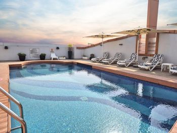 SIGNATURE HOTEL AL BARSHA 4*