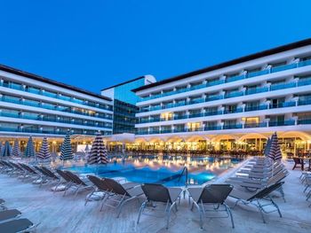 L'ETOILE BEACH HOTEL 4*